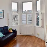Gorgeous & Chic West Hampstead Apartment